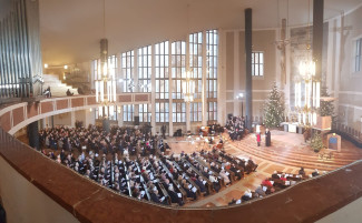 volle Kirche 